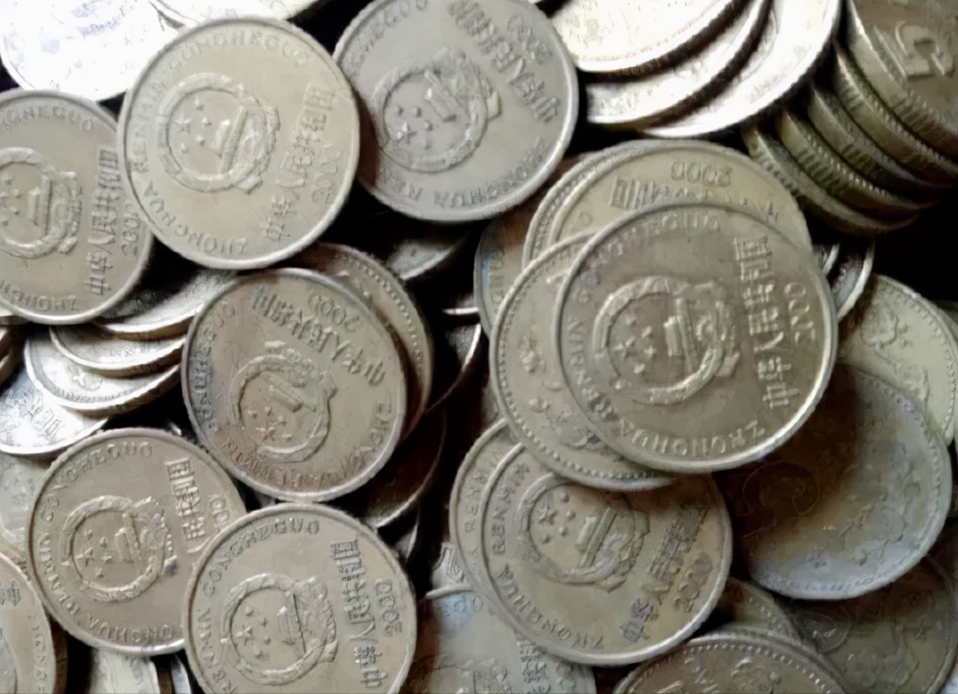 一枚五角硬币价值30000元以上,翻出一些钱币值钱吗