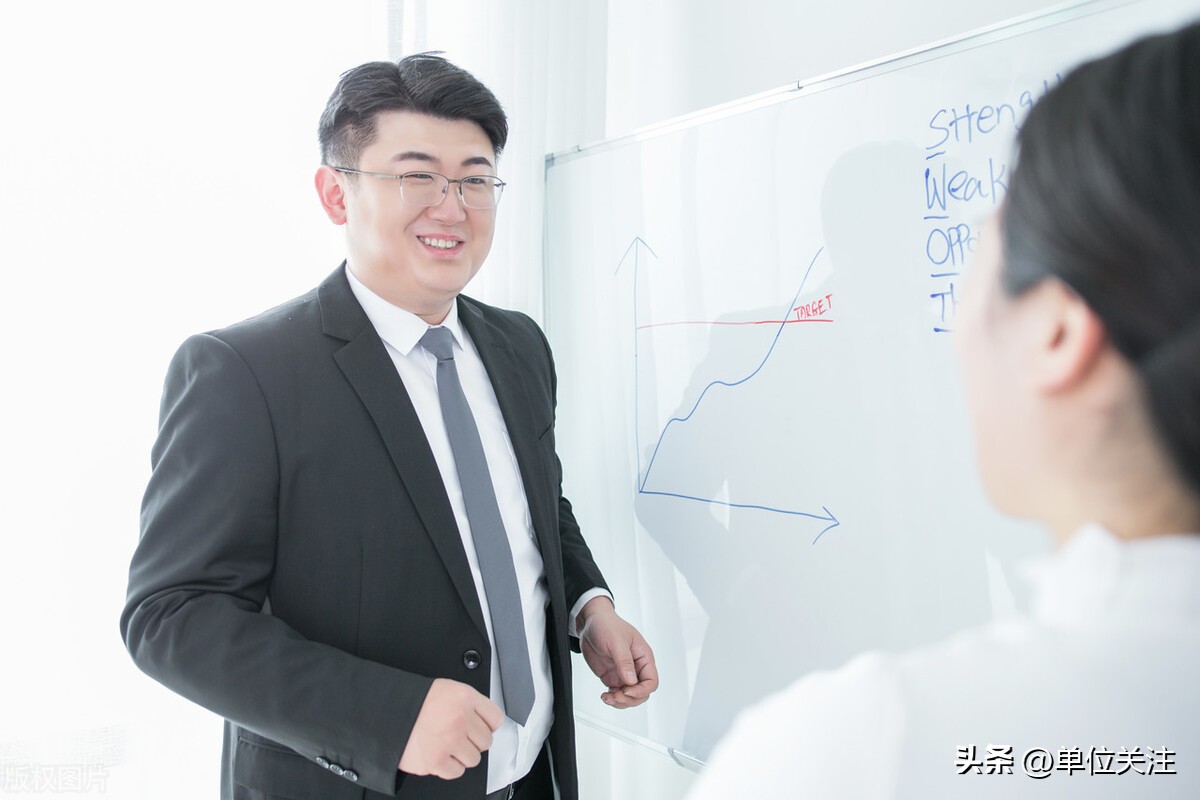 职场中融入不了集体,职场中该如何跟同事们友好的交流