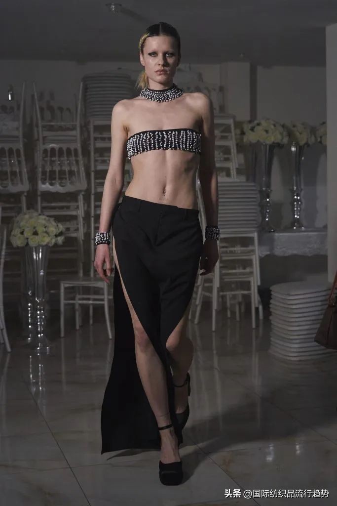 现实中的皇帝的新装,皇帝的新装设计