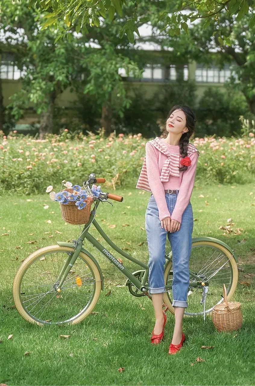 秋季纯棉粉色衬衫的多种穿法,韩版粉色宽松前短后长衬衣穿法