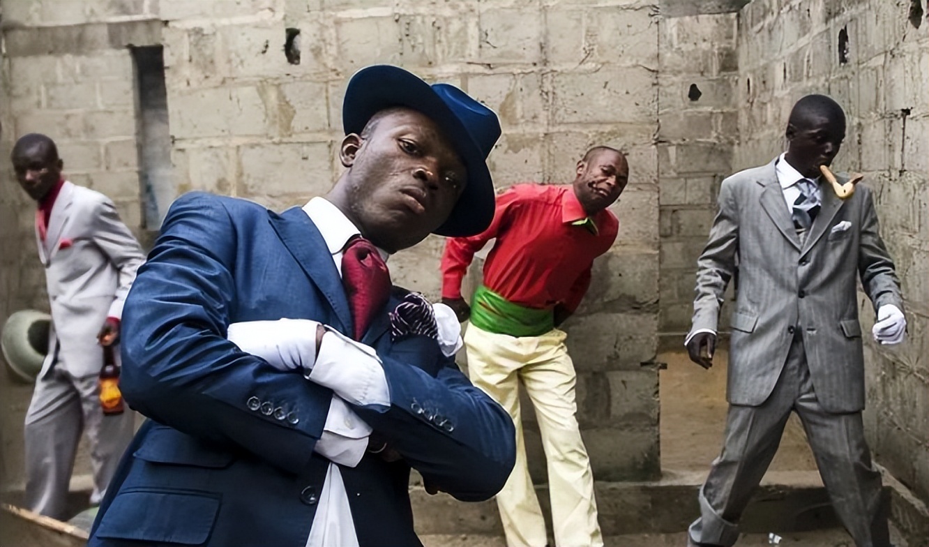 疯狂的非洲“高质量男”：为了一套衣服，不惜卖掉自己的房子