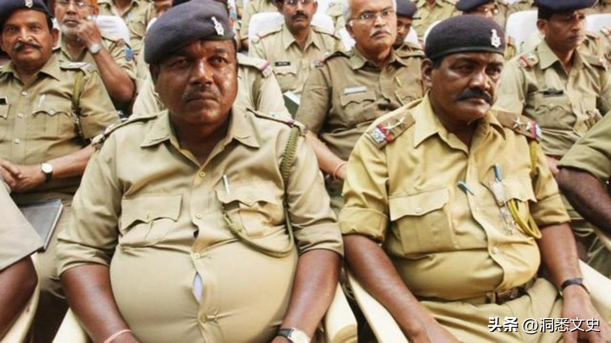 12亿美元买一架飞机，被外国轮着坑，印度是如何成为*火军**韭菜的？