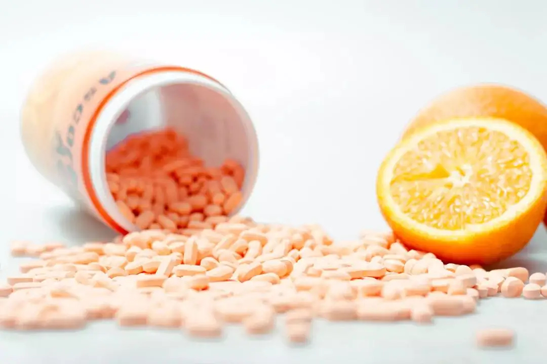 每天吃一粒维生素c对肾有影响吗,每天吃一粒维生素c会祛斑吗