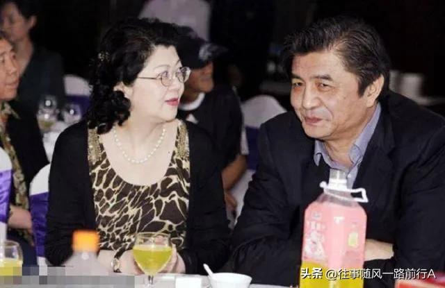 “网上飞人”汪嘉伟的多彩人生，时代口号，情书乌龙，亿万富翁