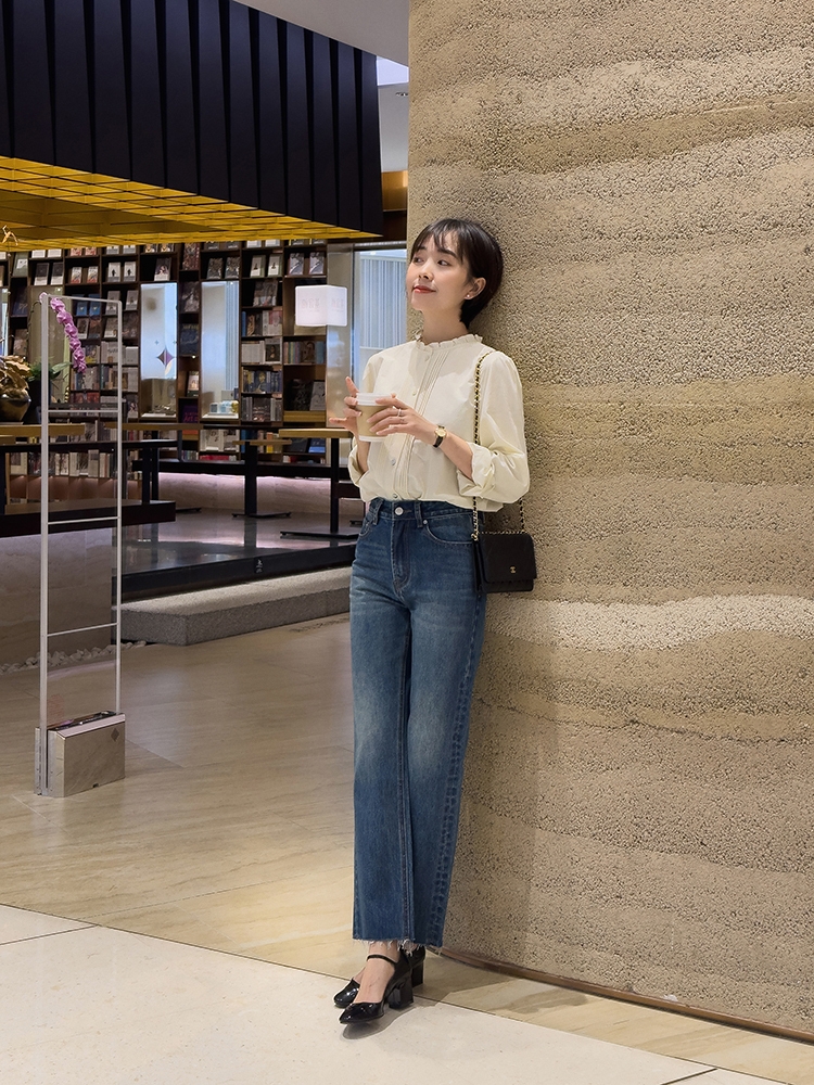 搭配春季牛仔裤的上衣推荐,初春阔腿牛仔裤配什么上衣好看