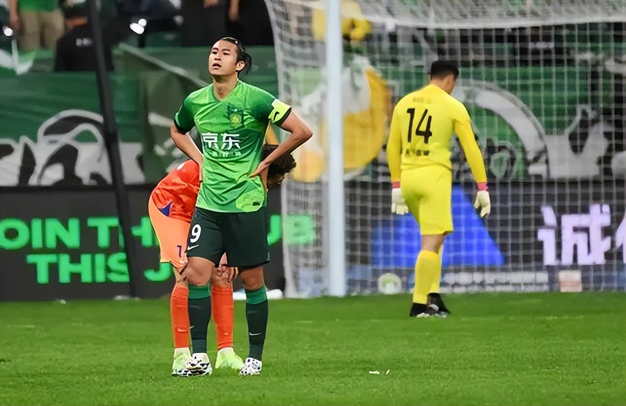 北京国安球迷现场助威最后的胜利,北京国安足协杯夺冠客场球迷