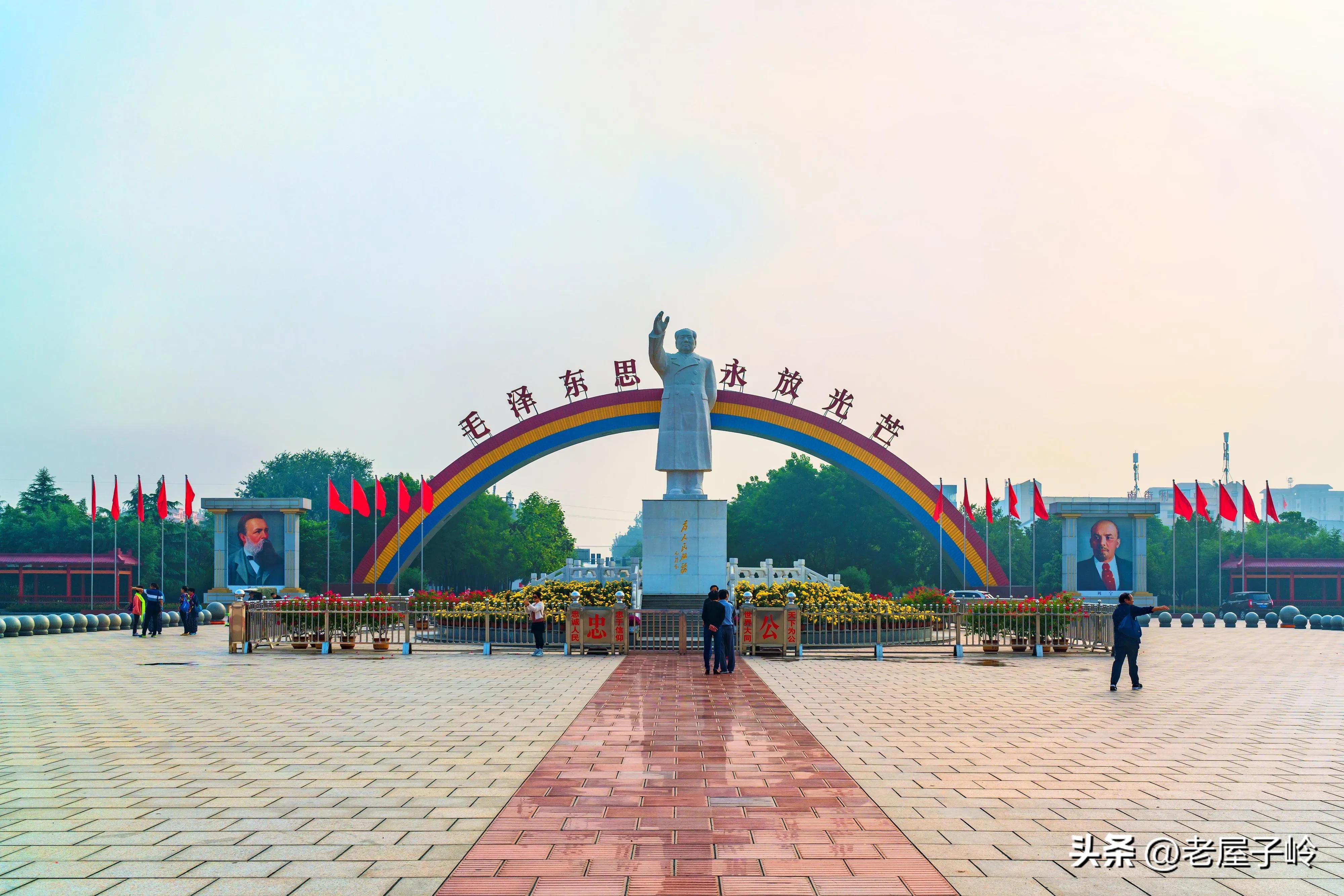 离开外部这个市场经济的大社会，南街村一天都活不下去