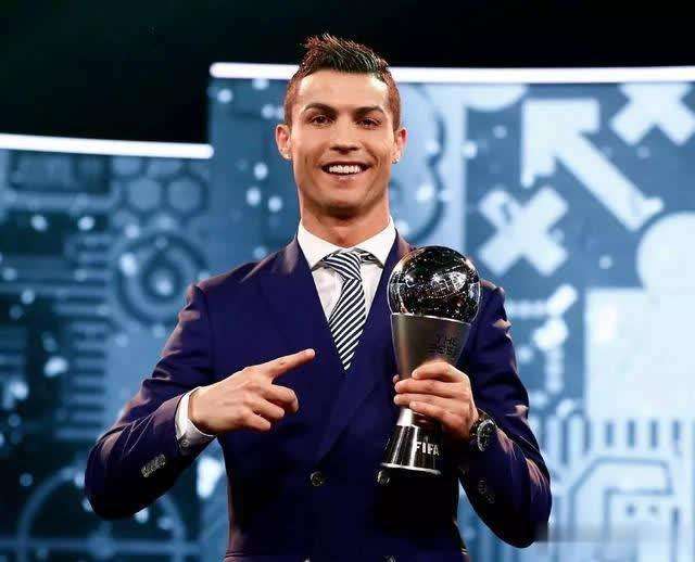 2005年世界足坛神仙打架,神仙打架世界冠军对战世界冠军