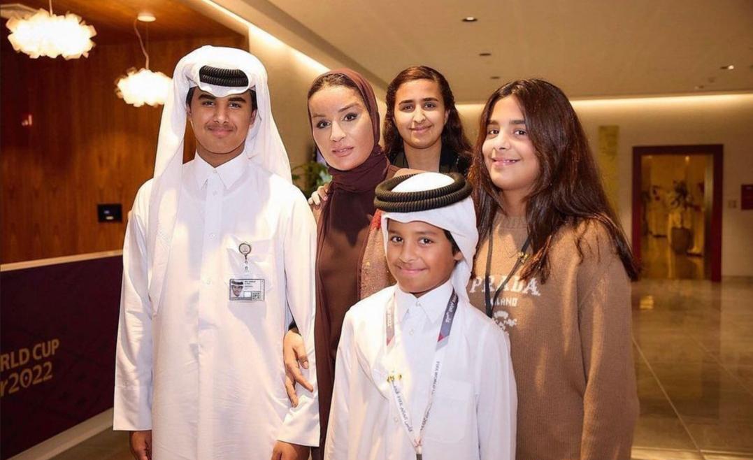 莫扎太后衣品,莫扎太后穿搭图片