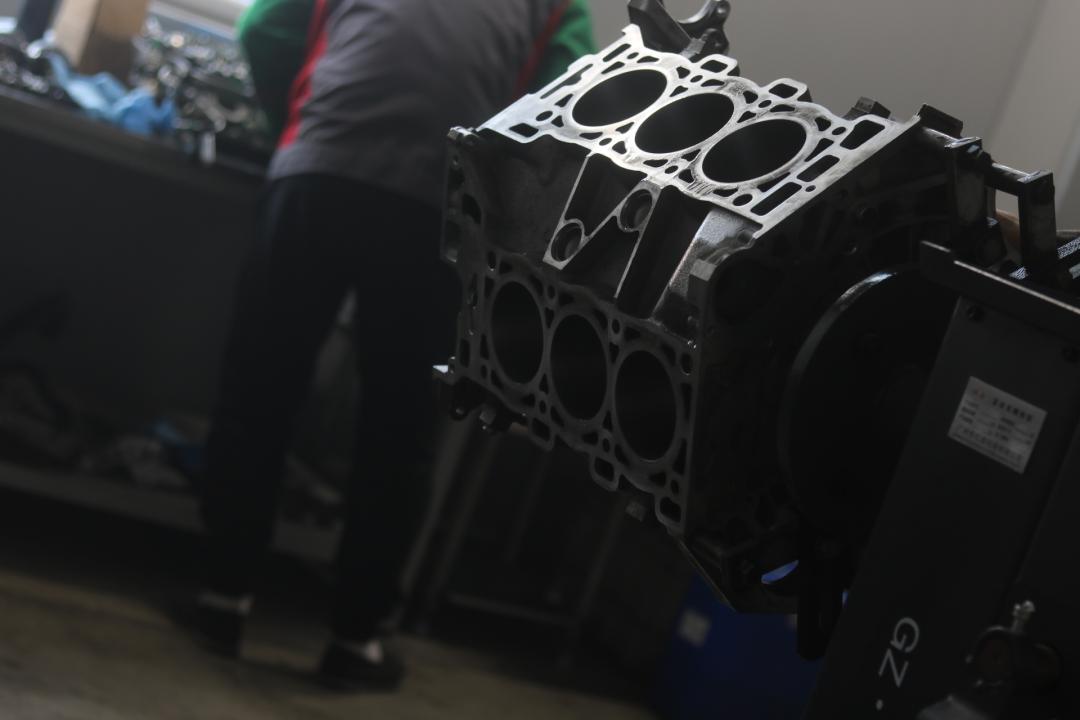 破烂的车变成新车,破烂的车子翻新