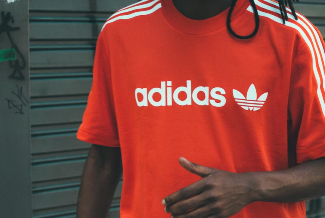 分析师预计adidas很难夺回中国市场；LVMH老板登顶全球富豪榜