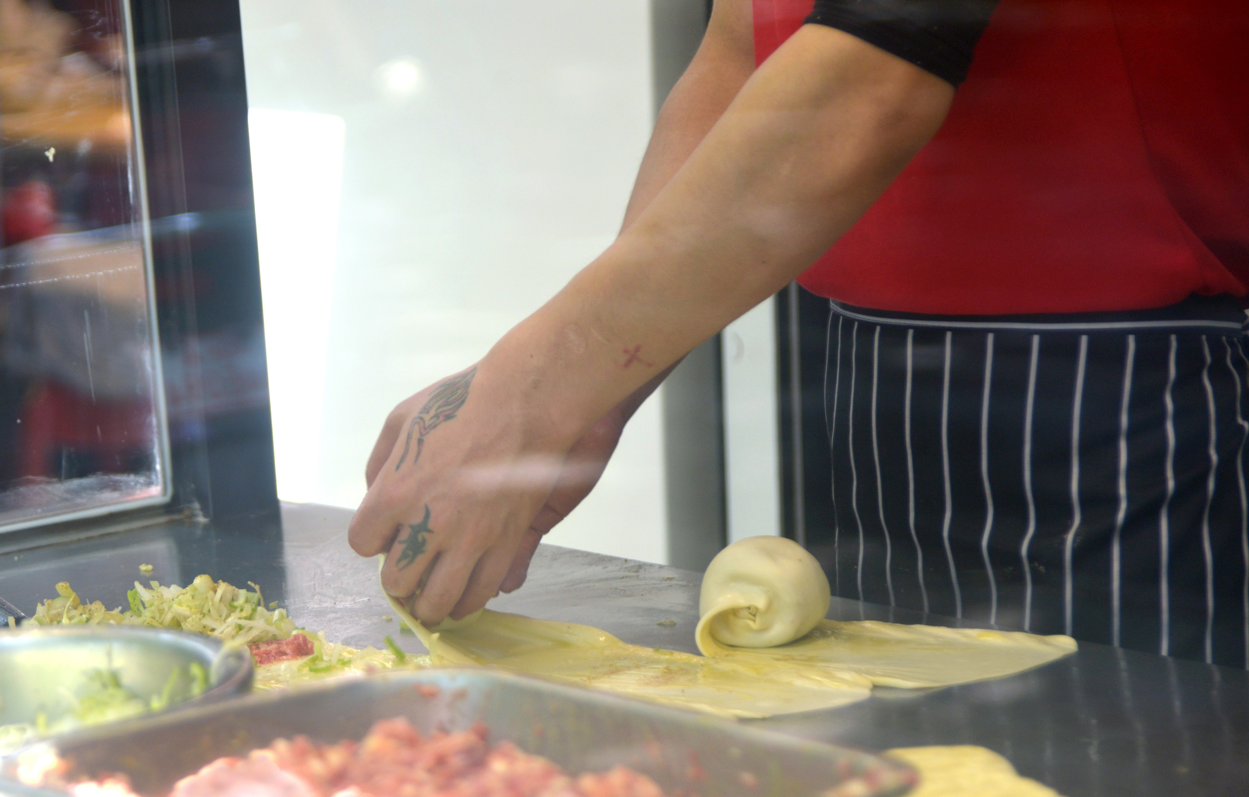 成都皇城清真寺旁边的清真美食,成都皇城坝火锅牛肉饼