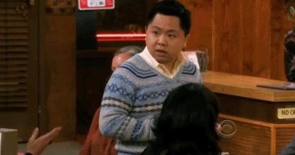 高铁卖卫生巾真“矫情”，“憋不住月经不会拿纸垫”？