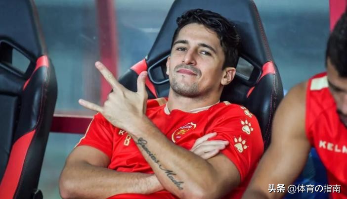 李铁又扛不住了！咬出02世界杯队友，中国足球再进一“囚”！