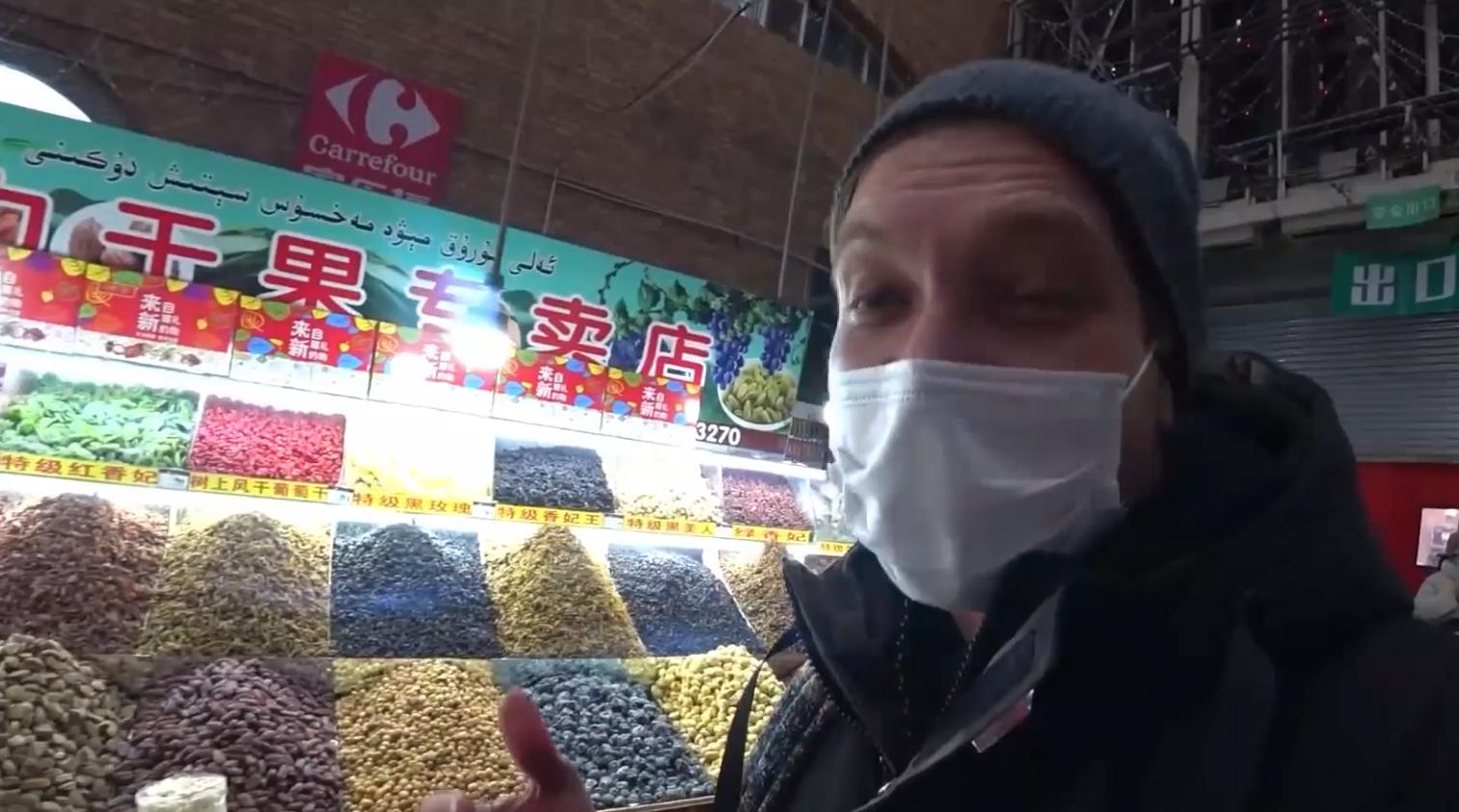 老外采访新疆人民生活太幸福,外国人评价新疆真实感受