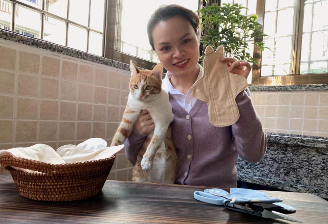 她缝了十年水洗卫生巾，捍卫少数派女孩儿的“经期自由”