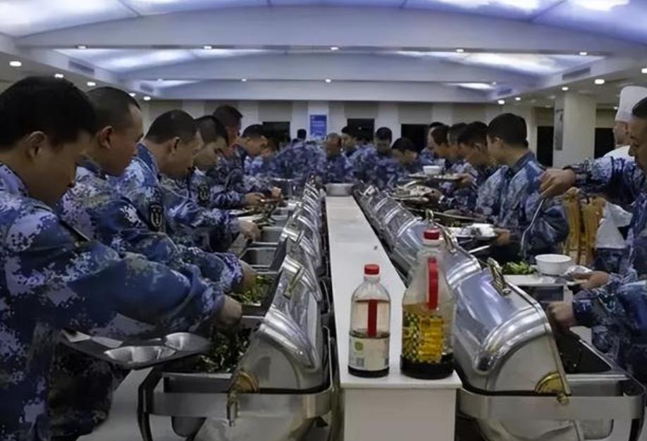 潜艇兵的生活环境,潜艇兵一年下潜多少天