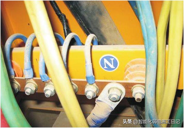 插座左火右零接线图,插座电气示意图