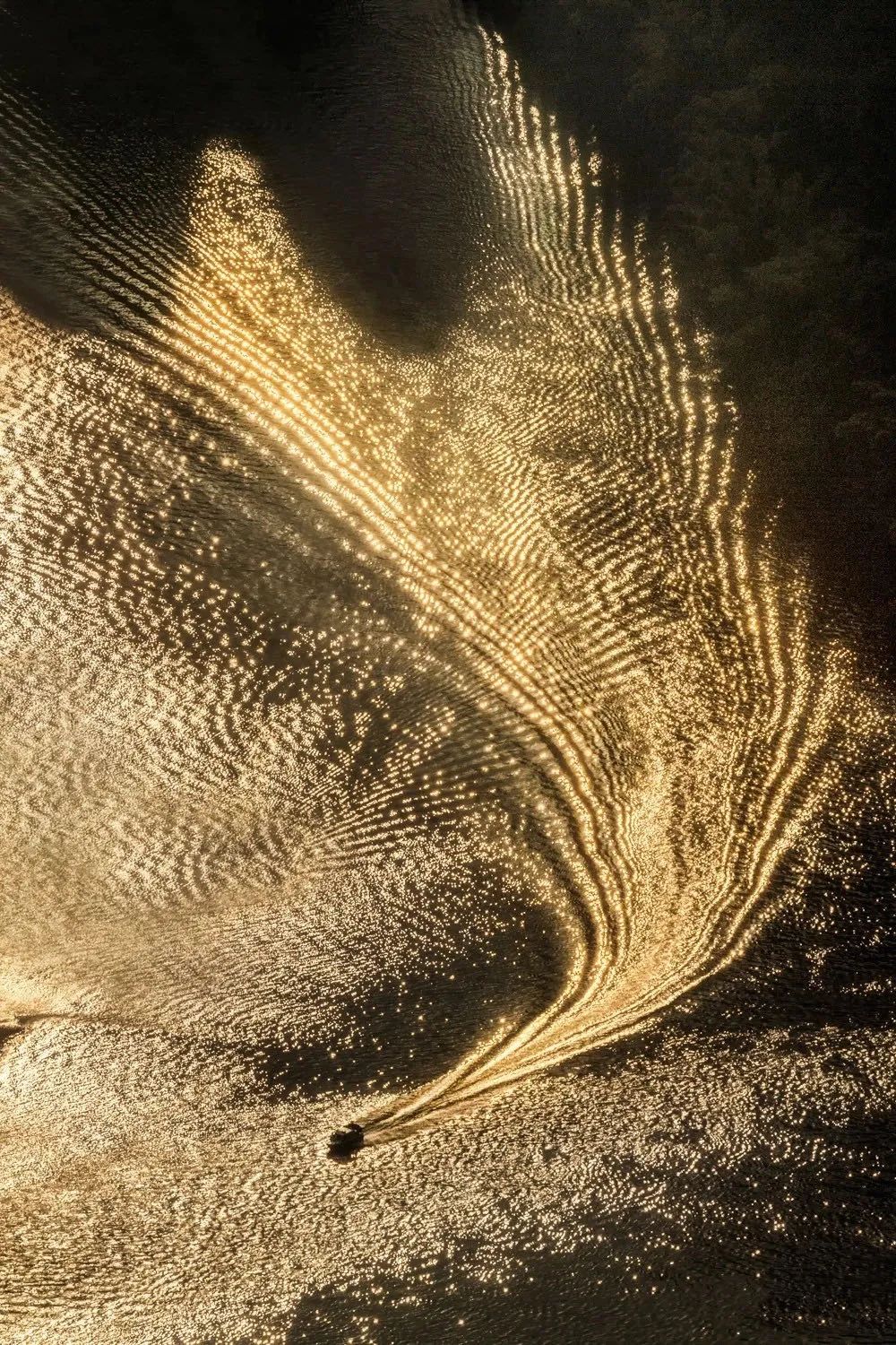 父爱如山如大海般深沉,父爱如山就是最伟大的爱