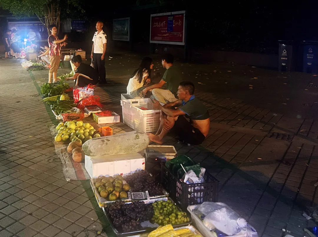 全球学子嘉游赣|华灯初上夜未央，去逛逛这几个夜市，感受烟火夜上饶！