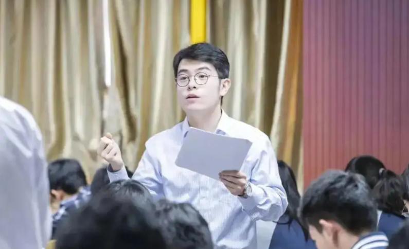 初中语文老师板书潦草,语文老师批改作业自我怀疑式崩溃