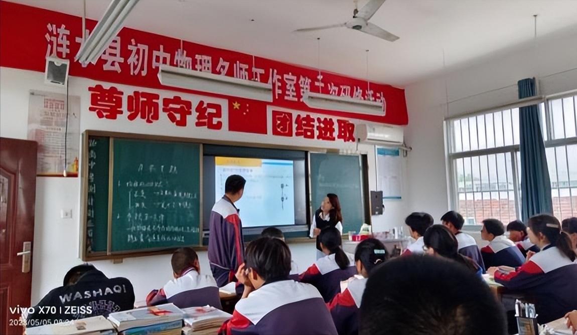 江苏淮安涟水县灰墩中学：精准把握专题复习展示生动课堂风采