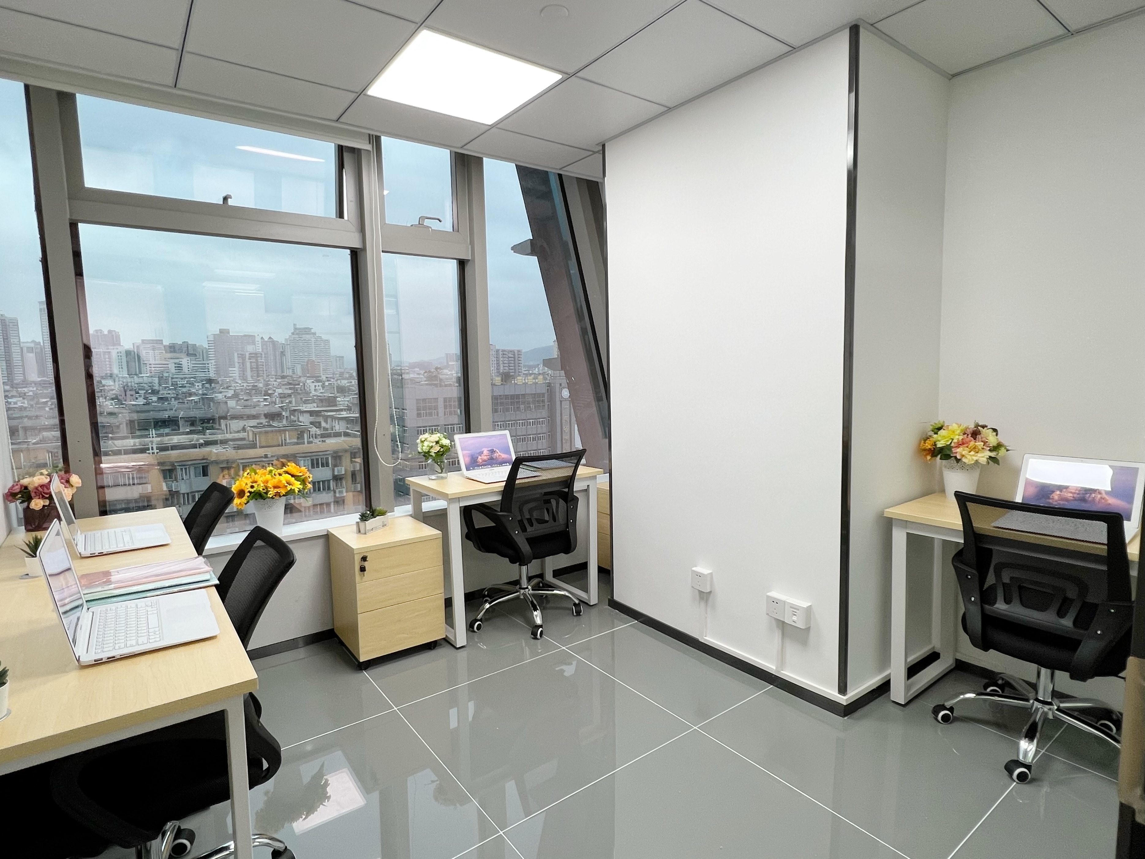 广州办公室直租,广州租小型办公室一价全包