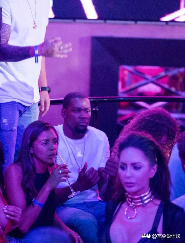 球星梅西的年收入多少,2020年足坛十大收入最高的球员