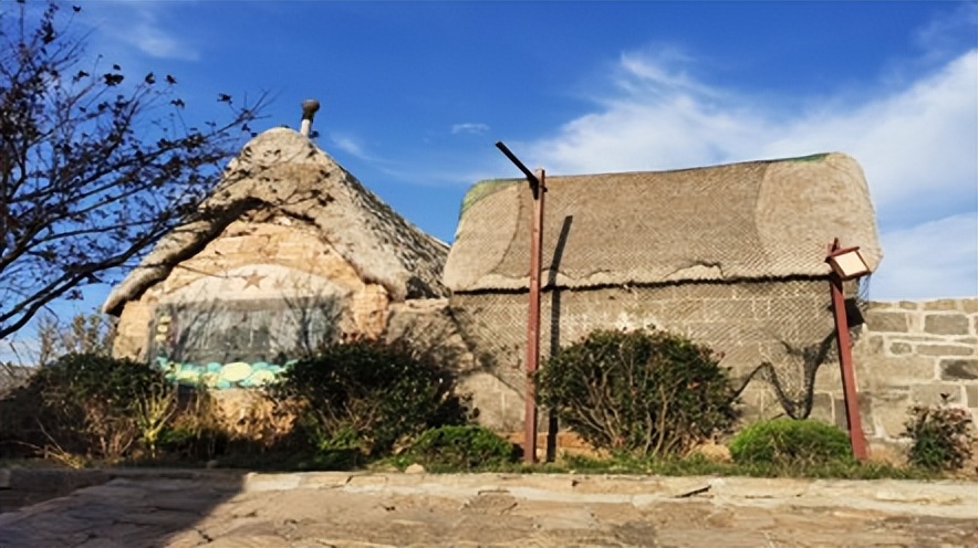 胶东海草房简介,胶东原始的海草房