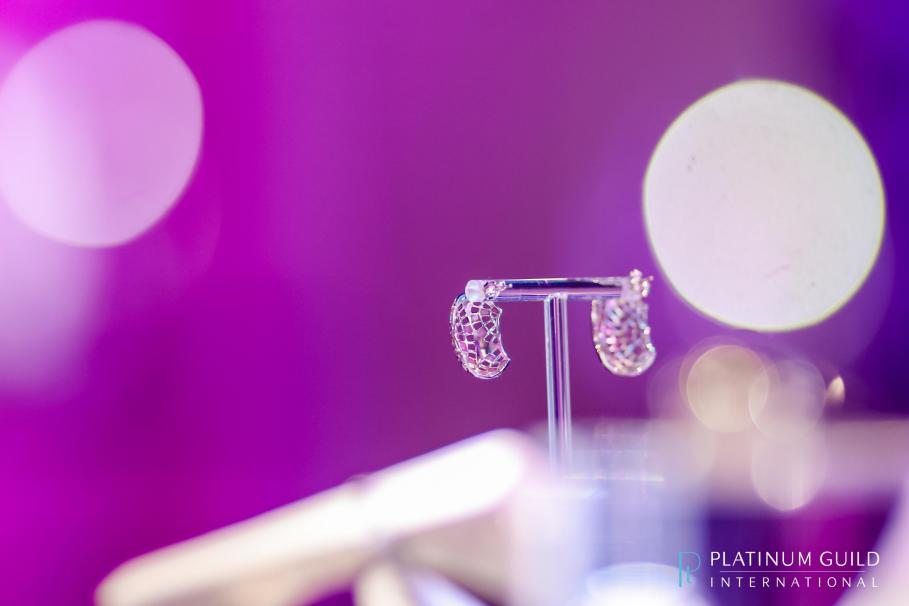 温柔自有力量，因铂金更坚定