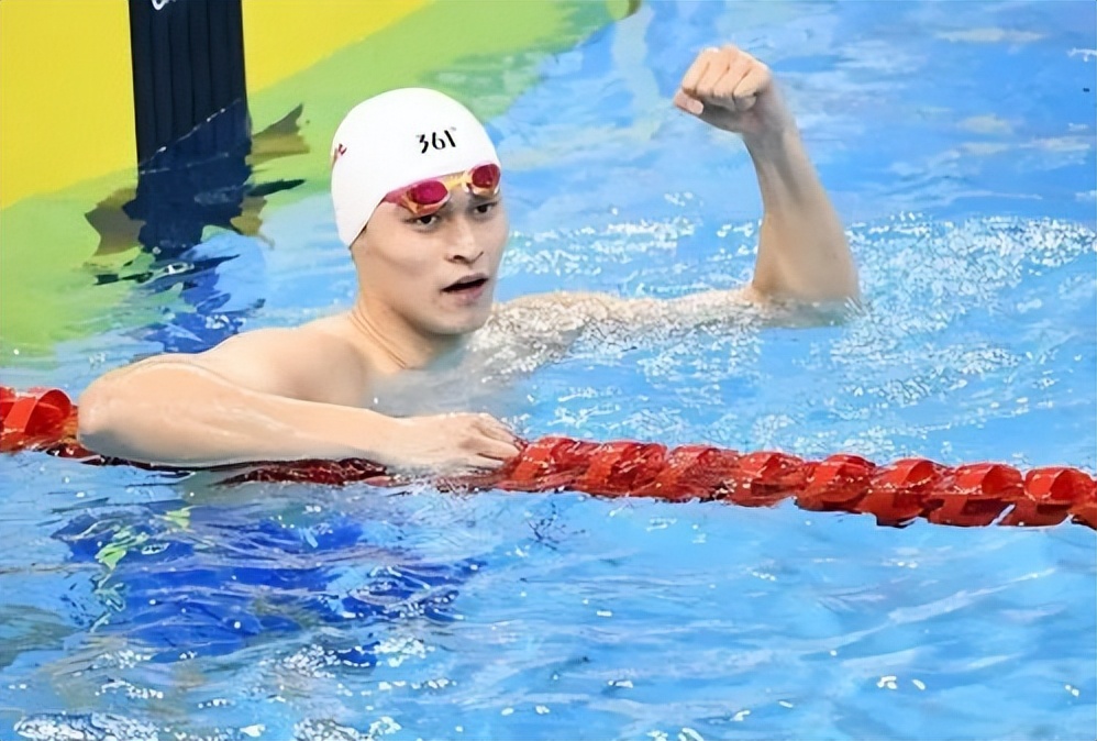 粉丝看直播不买遭骂,假冒劣品漫天吹,这7位明星带货吃相太难看