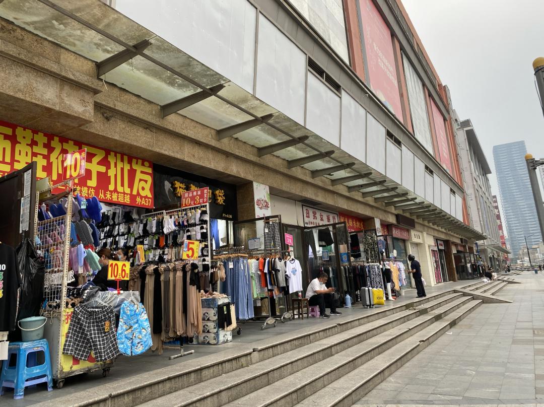 七浦路303商铺没过户,七浦路上的商铺