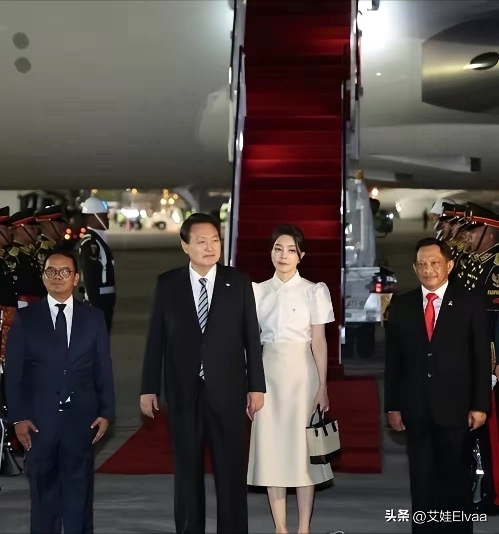 韩国第一夫人活动穿搭,韩国第一夫人穿长裙