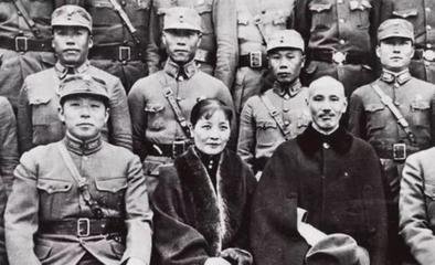 1975年蒋介石临终前,对蒋经国说出不放张学良的原因,张泪如雨下