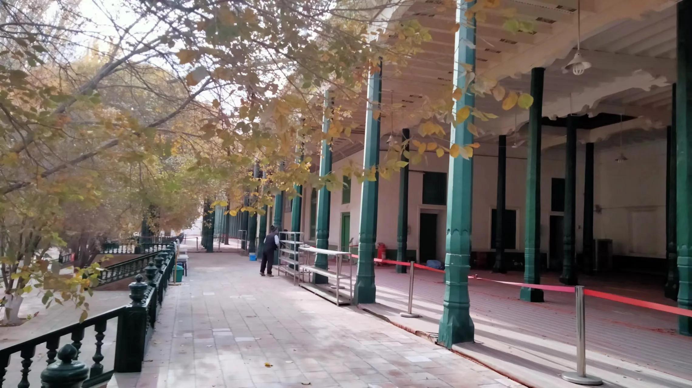 遇到在路上旅行,一个月也能赚一万块左右的小敏(124)