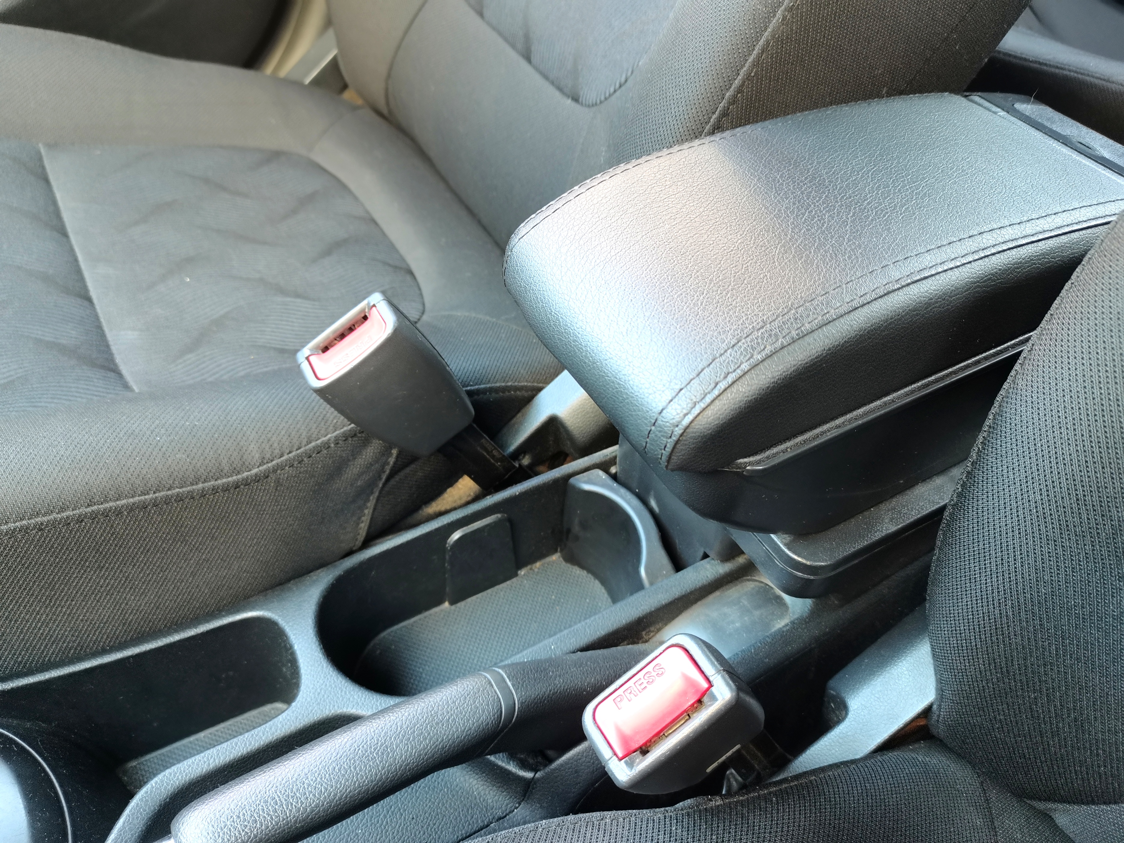 12年起亚k2二手值得购买吗,2013年起亚k2二手多少钱