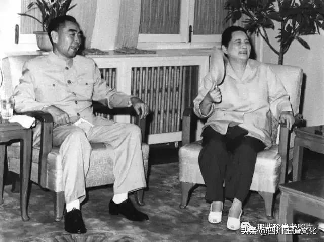 老照片纪念宋庆龄诞辰129周年