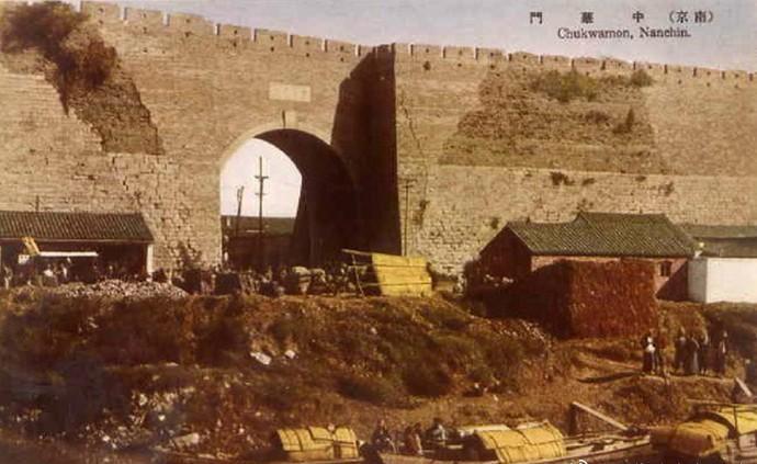 30张日本大*杀屠**罪行照片，日军闯入民宅祸害妇女，这就是罪证