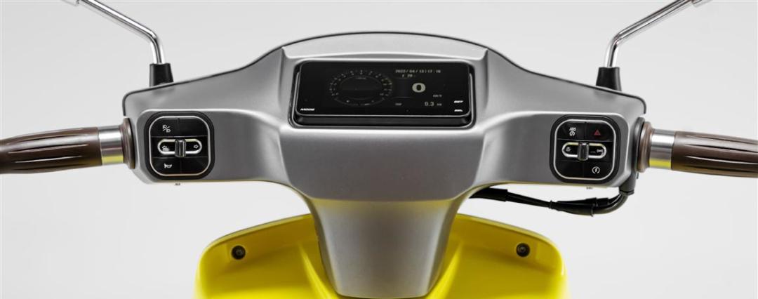 南方飞戈复古150踏板摩托车,新款复古踏板车150上市