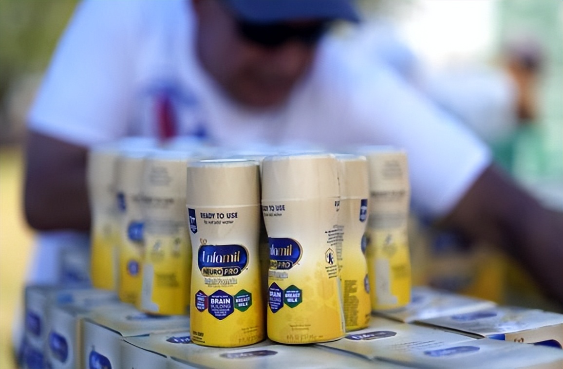 荒唐！本国婴儿吃不上奶粉美国政客却豪掷400亿投喂巨婴乌克兰