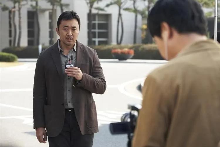 《玩物》：被迫堕落白做嫁衣，帧帧到“肉”，揭露了最真实的韩娱