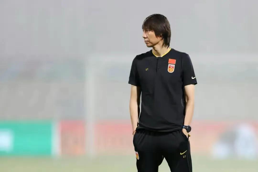 中国足球在国外的出路,中国足球青训有出路吗