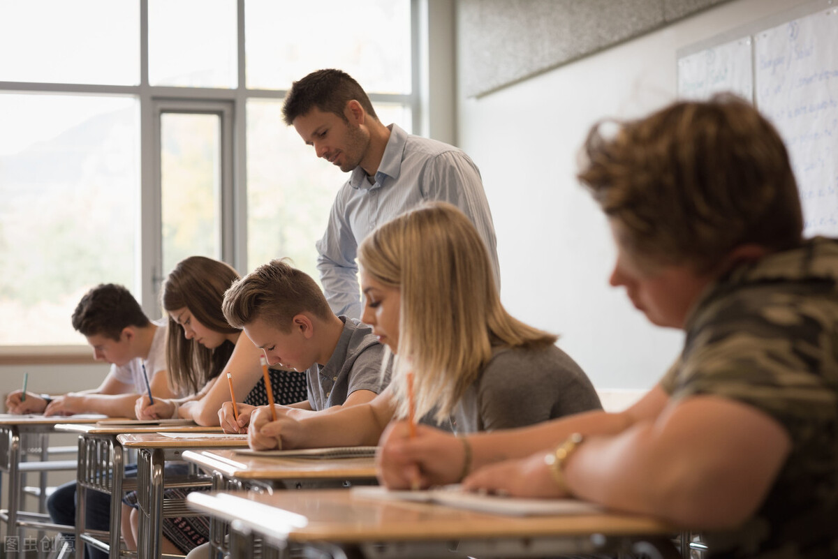 养好教师习惯通往职业幸福——《十二个习惯让教师更幸福》感悟一