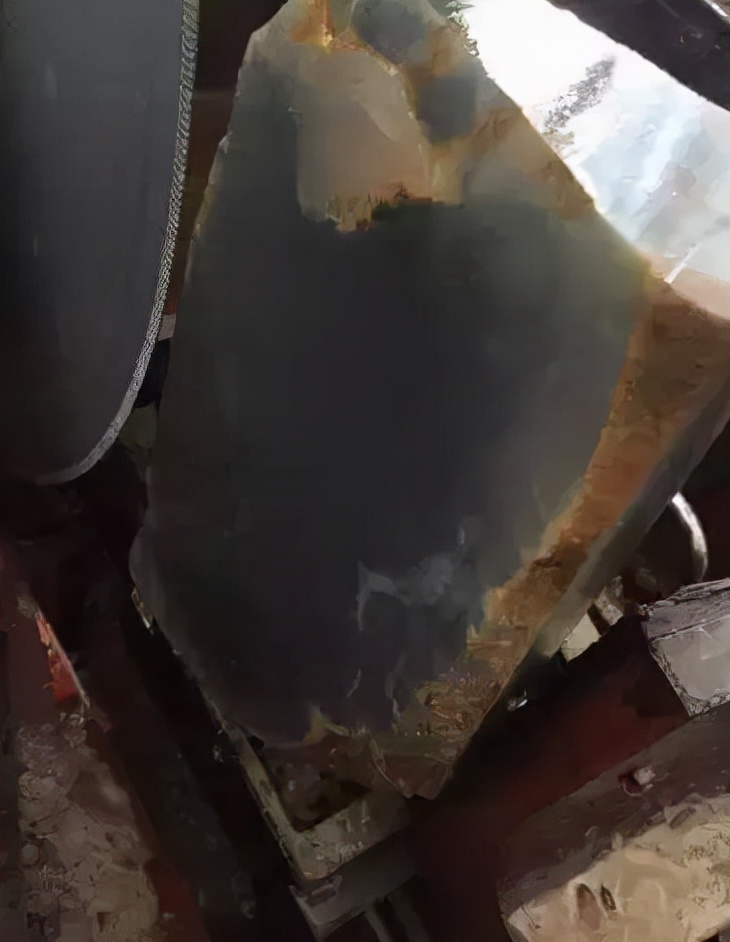 顶级玻璃种翡翠原石切割视频,顶级玻璃种全脱沙翡翠原石