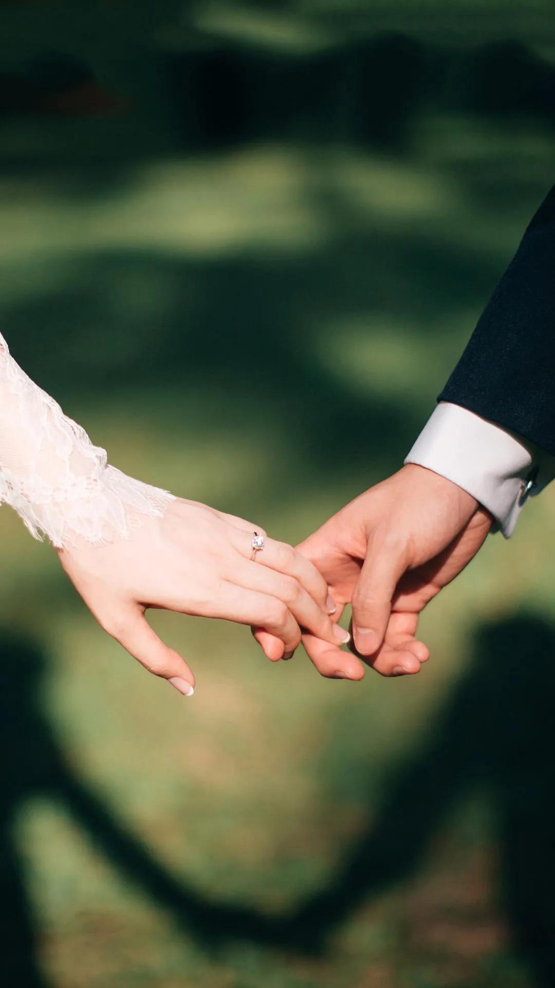 48岁的香港男人气质成熟,在香港四十多岁还单身的男人