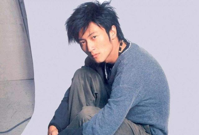 谢霆锋有多暖心,谢霆锋到底爱不爱张柏芝