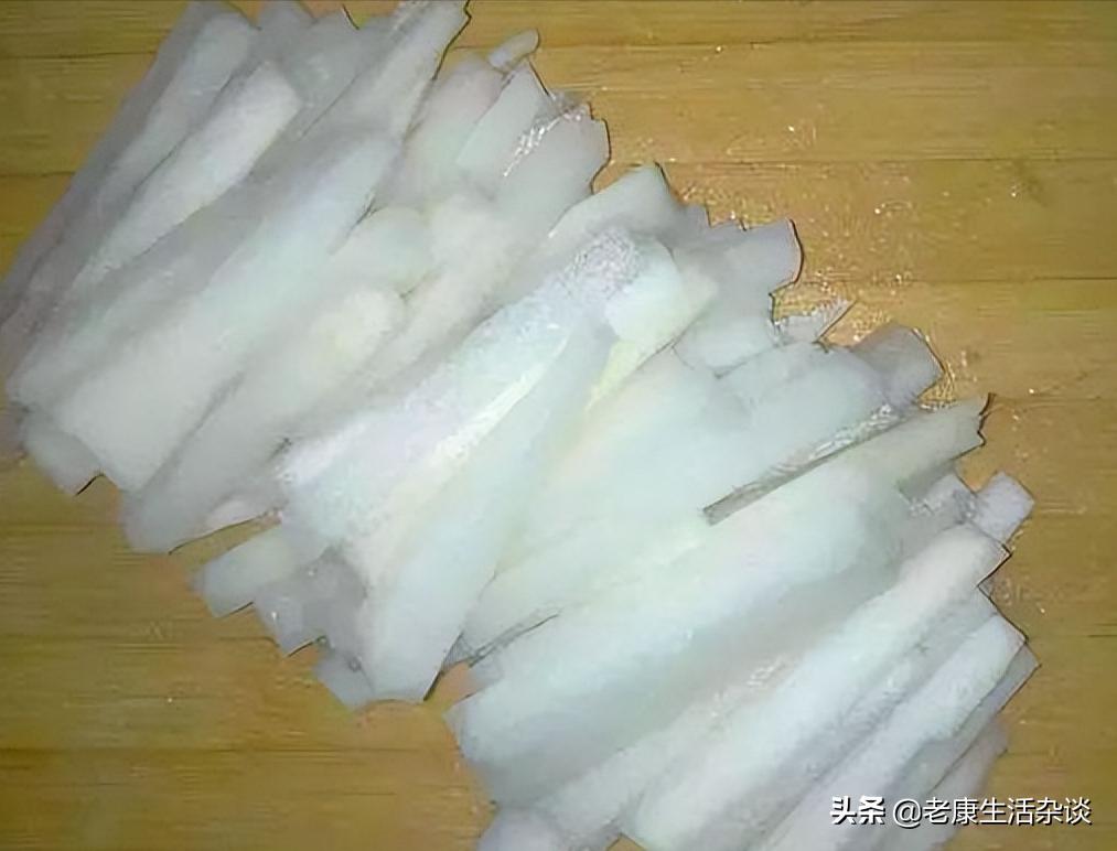 萝卜炖牛肉怎么做才软烂,萝卜炖牛肉软烂无比的秘诀