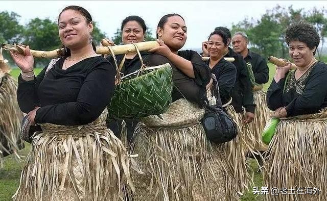 汤加面临的是火山喷发还是海啸,汤加火山爆发汤加还好吗