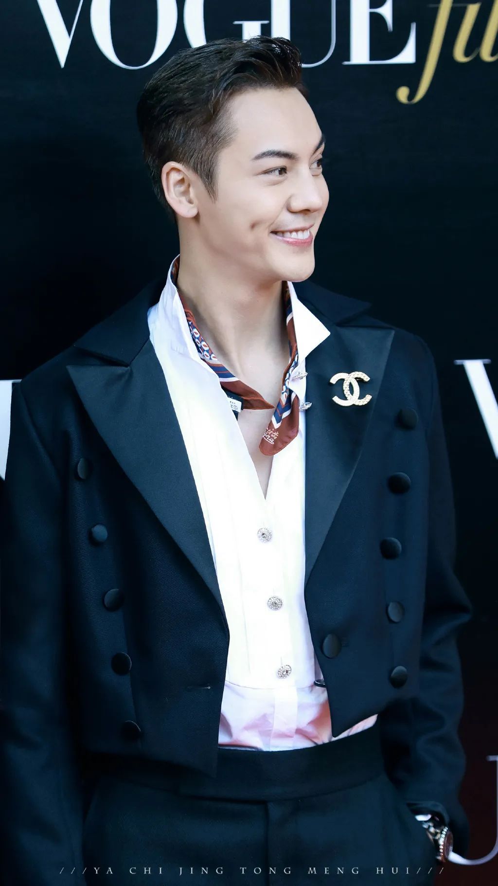 男士头发稀少适合剪什么发型,35到40岁的男士发型怎么剪