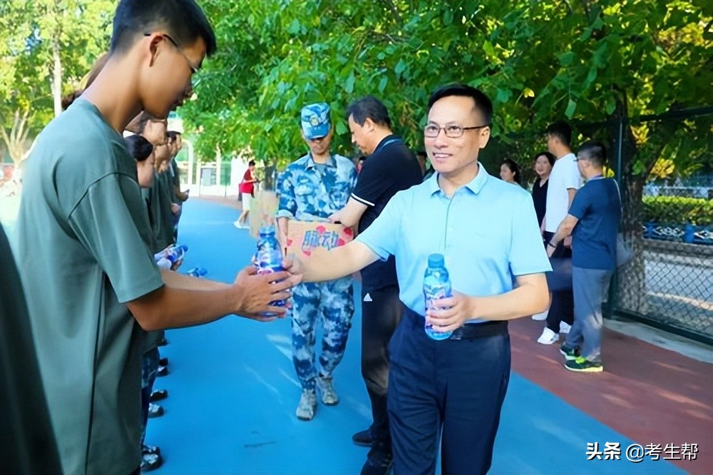 2022最“甜”的大学-西安航空职业技术学院喊你一起吃瓜啦